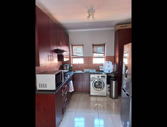 2 BEDROOM APARTMENT FOR SALE IN ALBERTSDAL